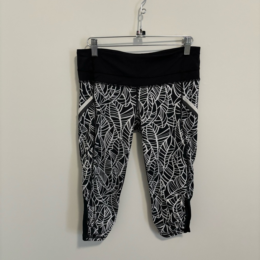 Lululemon Run A Marathon Crop II Pretty Palm Black Angel Wing Size 6 Running - Picture 7 of 13